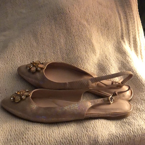 Classy flats - Picture 2 of 3